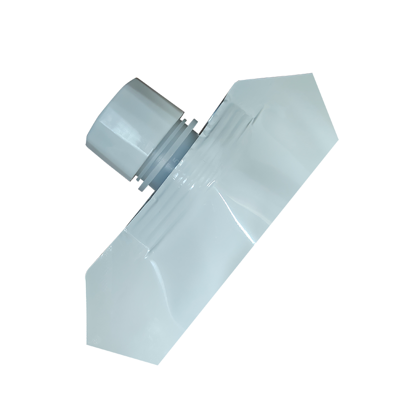 Solo girdaplı üst kese — beyaz yarı saydam dik duran çanta